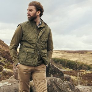 Coats, Jackets & Fleeces