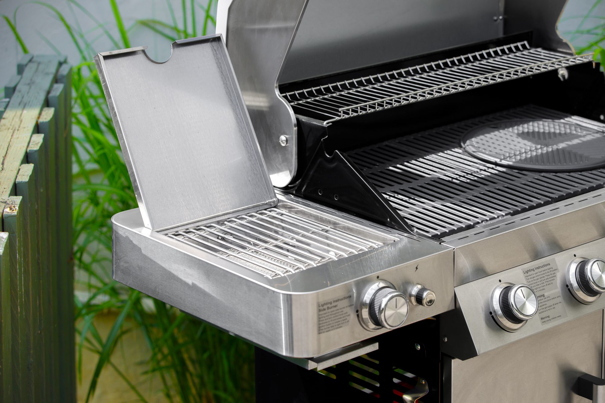 GRILLSTR Grillstream Gourmet 4 Burner Hybrid BBQ With Steak Shelf