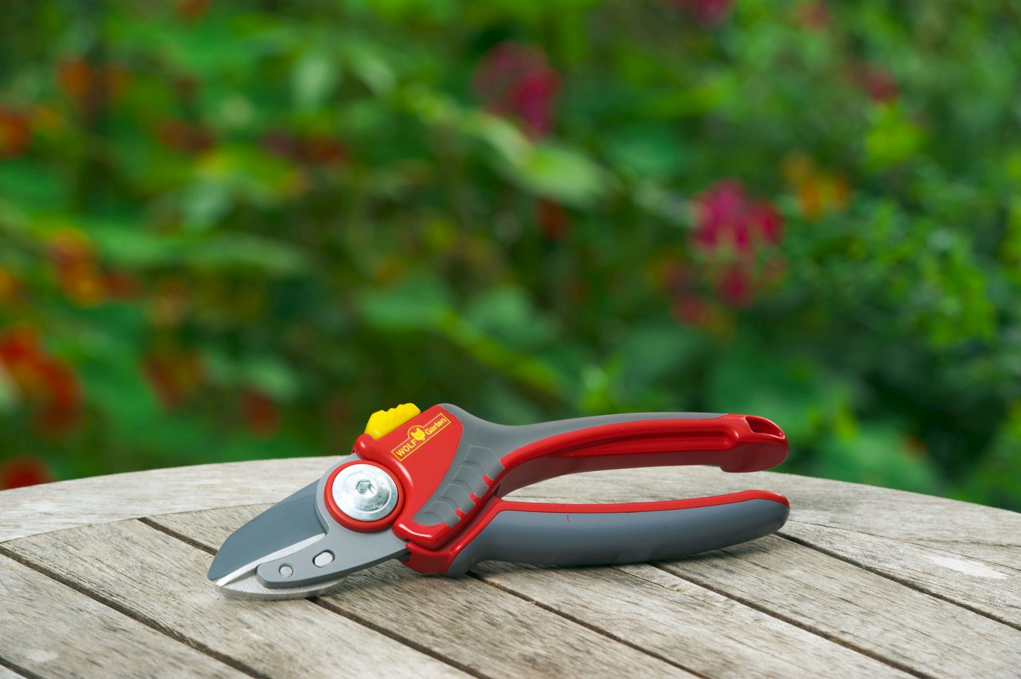 Wolf Garten Anvil Secateurs - Shears & Pruners - Mole Avon
