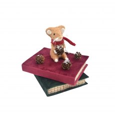 Apac Mouse Sitting On Books 11.5cm