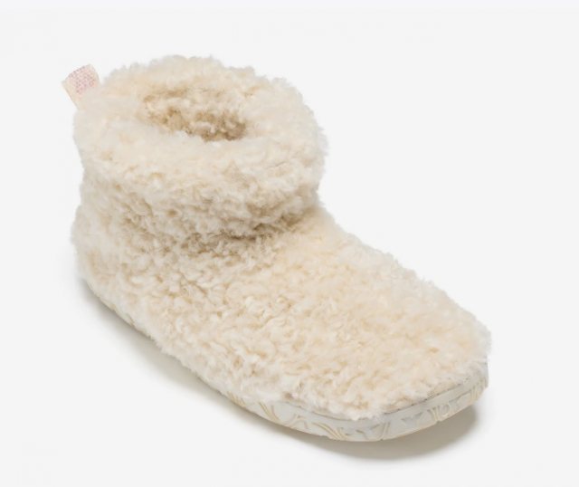 Bedroom Athletics Lauren Luxury Bord Fleece Short Slipper Boot Cream