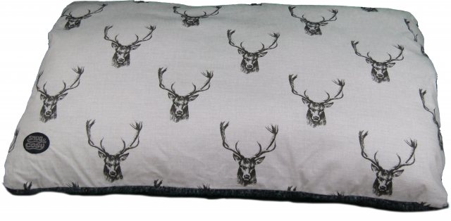 SNUGCOSY Stag Print Dog Lounger
