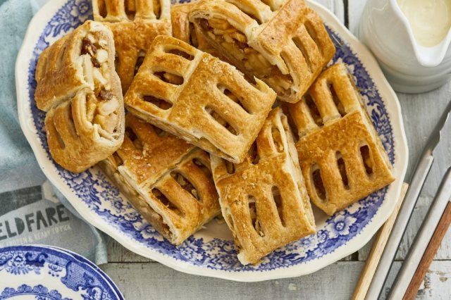 Field Fare Frozen Apple Strudel