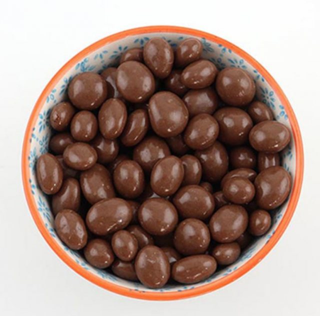 Milk Chocolate Coated Raisins 125g