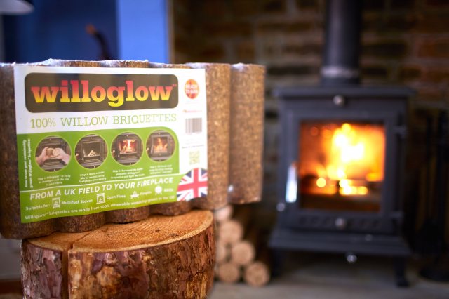 WILLOGLO Willoglow Briquettes 7 Pack - Logs, Coal u0026 Gas - Mole Avon