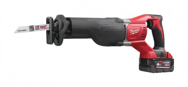 Milwaukee Milwaukee M18 Sawzall Kit