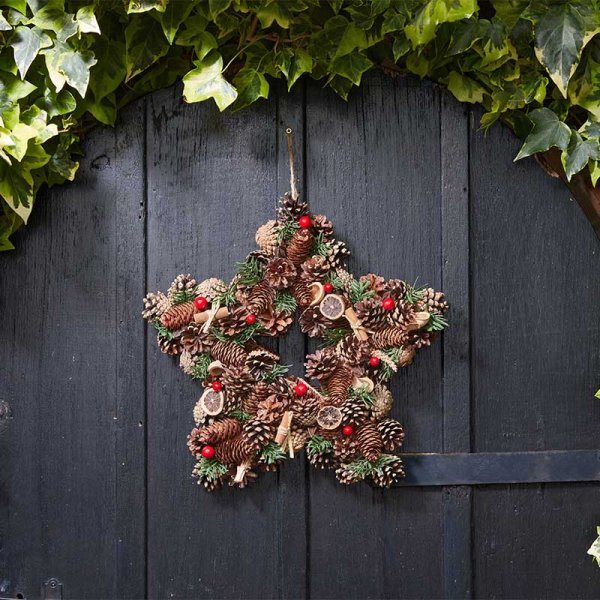 Three Kings WinterSpice Star Wreath 35cm
