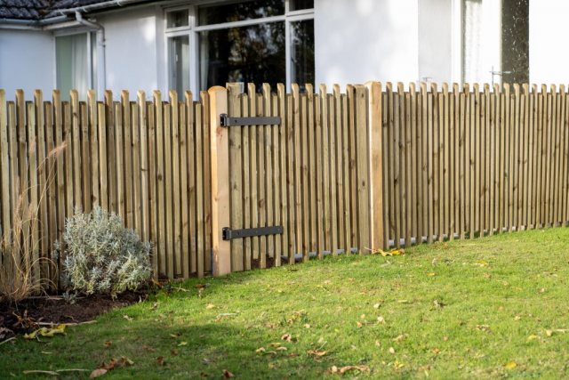 Forest Garden Forest Garden Contemporary Picket Gate 3ft