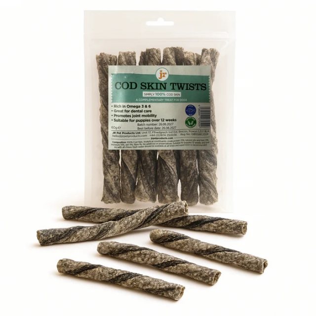 J R Pet Cod Skin Twists Dog Treat 60g