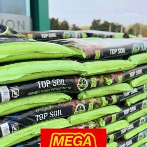 Give your garden the boost it deserves with top-quality compost at Mole Avon Country Stores 🛒✨ P...