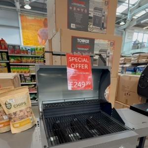 🔥 Get ready for sizzling summer BBQs with our amazing Tower Stealth gas BBQs! 🔥 🍔 The Tower...