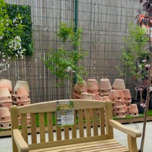 Treat yourself to that new bit of garden furniture you’ve been wanting! 😍 We have garden furnitu...