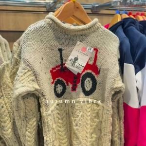 Crunching leaves, cool breezes, and cute new looks — our autumn collection for kids is here! 🍎...