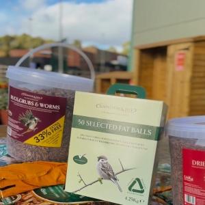Stock up on wild bird favourites at Mole Avon Country Stores: 🌰 Fat Balls 4.25kg £7.50 🪱 Dried...