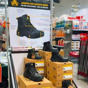 🔥 MEGA DEALS at Mole Avon Country Stores! 🔥 Don’t miss out – these deals won’t last forev...