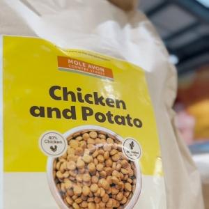 Give your dog a wholesome, balanced meal with our Mole Avon Adult Grain Free Chicken & Potato Dog Foo...