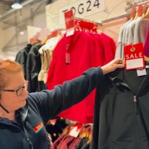 Get outdoors with huge savings on TOG24 clothing. Cosy fleeces, hoodies & sweatshirts to jackets, gil...