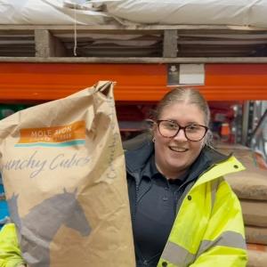 Your horse will LOVE our Crunchy Cubes from Mole Avon Country Stores! 🤩 These crunchy, tasty cubes...