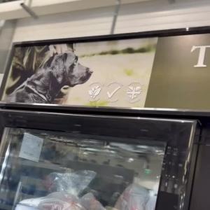 🐾❄️ Fresh from the freezer, ready to woof! ❄️🐾 Our selection of frozen dog foods are ma...