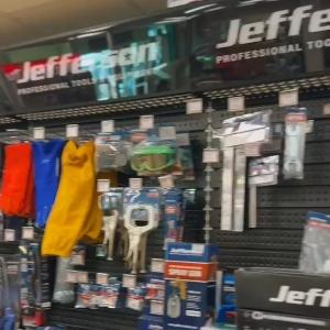 Big brands. Great prices. Expert advice. If you're tackling a DIY project, upgrading your toolbox or...