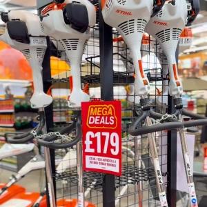 GARDENING MEGA DEALS ARE HERE! 🌼🌿 Ready to transform your outdoor space? At Mole Avon Country S...