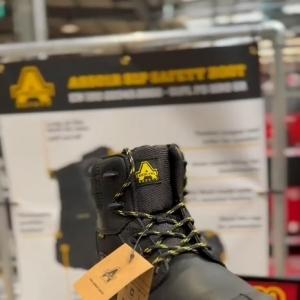 🔥 Incredible Value for Workwear Essentials 🔥 Step into safety and comfort with the Amblers 501R...