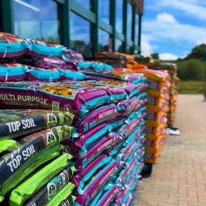 🌱🔥 MEGA DEALS ON COMPOST Looking to get your garden growing for less? Now’s the time to stock...