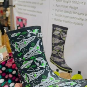 🍂🥾 Keep little feet warm, dry & ready for autumn adventures! 🌧️ Heading out for an autumn...
