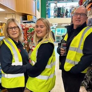 🎉 Pet Weekend is back at Mole Avon! 🎉 Join us this weekend – 6th & 7th December at our Axmins...