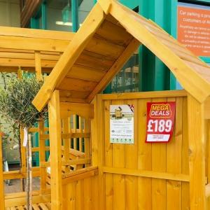 Transform your outdoor space for less with our fantastic MEGA DEALS on garden furniture at Mole Avon...